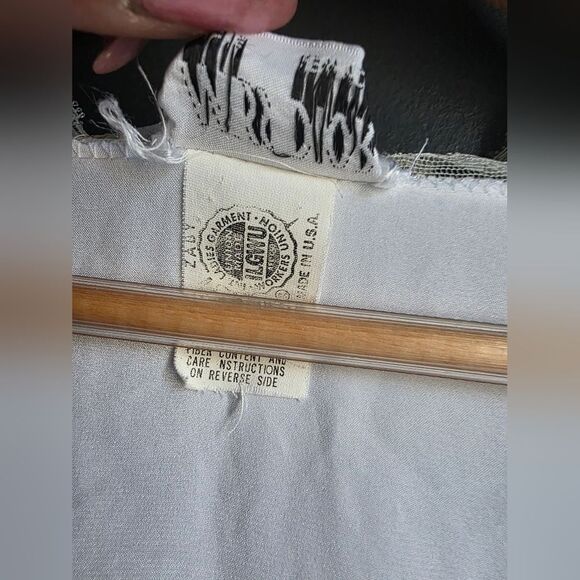 Vintage Miss Dior Ivory Nightgown Robe Lace Trim No Belt Sz S Union MADE IN USA - Picture 8 of 13